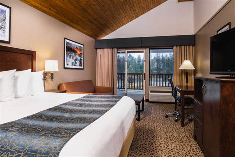 Pine Lodge Deluxe Rooms The Pine Lodge In Whitefish Montana