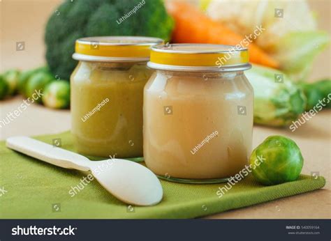 250g fresh broccoli download the baby food recipe book instructions: Glass jars with natural baby food on the table: vegetable ...