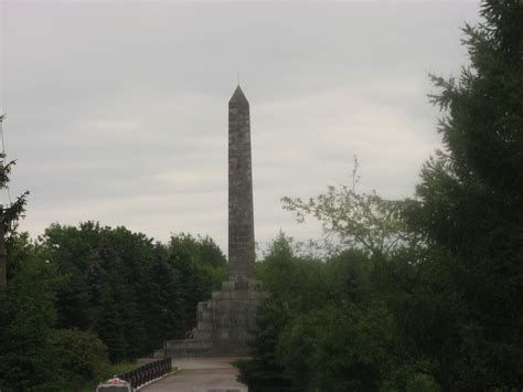 2002 wurde der park des friedens eingerichtet, zu dem auch die deutsche kriegsgräberstätte rshew und die benachbarte kriegsgräberstätte für gefallene sowjetische soldaten des zweiten weltkriegs. Schlacht von Rschew