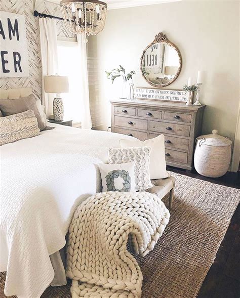 55 Absolutely Breathtaking Farmhouse Style Bedroom Ideas