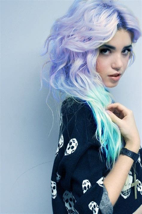 There are a few different shades of lilac hair to try, so you should think about what shade might suit lovely long lilac locks. Zilah Inolvina: Pastel Hair Dye DIY