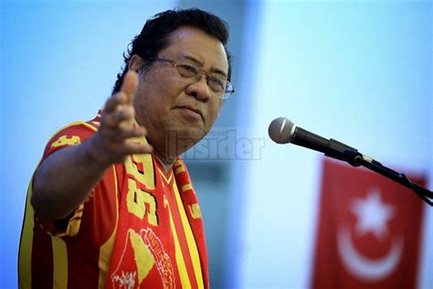 Now an independent assemblyman with no party backing, tan sri abdul khalid ibrahim will meet the selangor royal council today to discuss his position as head of the state government. MOUNTDWELLER: Sebagai Muslim Wajarkah Berkata Begitu?