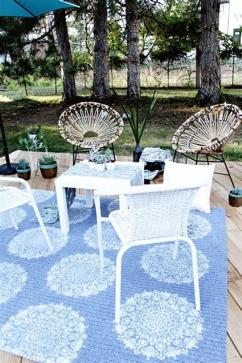 Diy Outdoor Rug With Spray Paint And Stencil Revolution A Joyful Riot