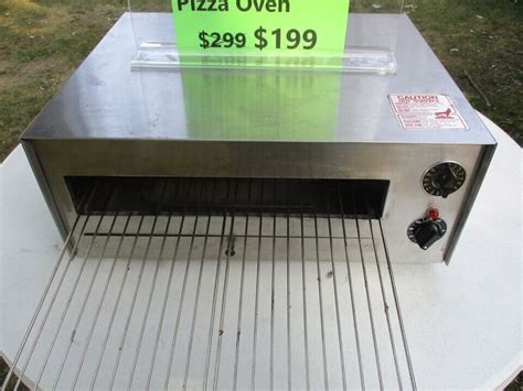 Wisco Model 560 Commercial Electric Countertop Pizza Oven Pre Owned