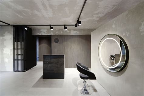 From haircuts to waxing and complete spa service. Beauty Salon Designs Charm The World With Their Glamor