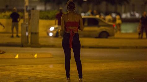 sexualidad 9 hombres cuentan por qué recurren a la prostitución y prefieren la callejera