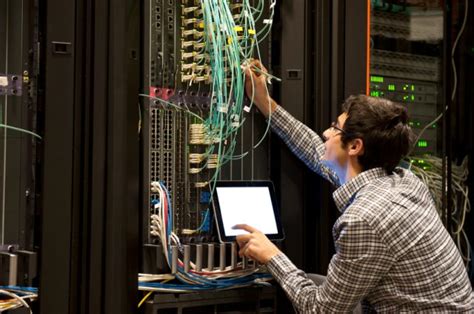 Learn How To Get Into Computer Network Specialist Career With Microsoft