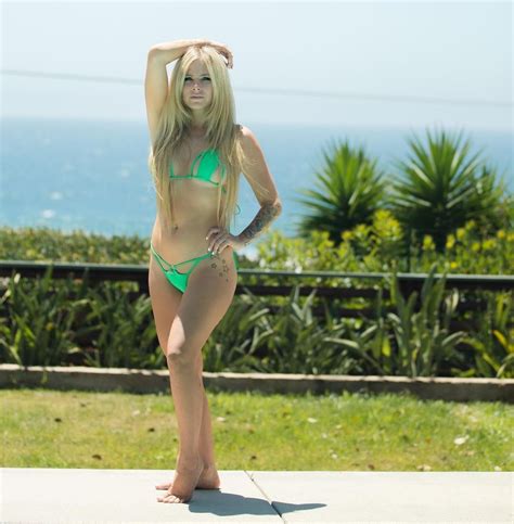Avril Lavigne En Bikini Las Fotos De Las Que Todos Hablan