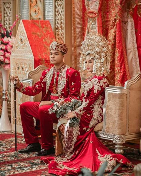 Minanghabau Wedding Dresssaluak For Man And Suntianh Kambang For Woman