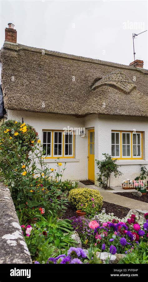 Irish Cottage Garden Hi Res Stock Photography And Images Alamy