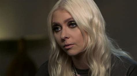 video the pretty reckless singer taylor momsen on battle with depression abc news