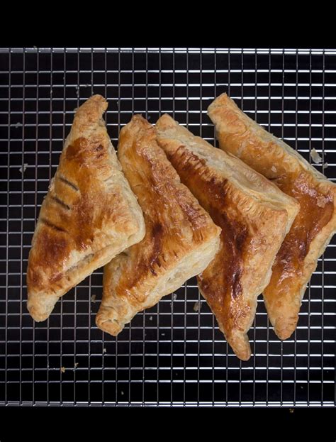 Easy Apple Turnovers Recipe (Only 4 Ingredients!)
