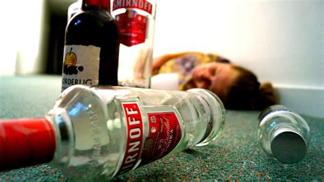 Alcohol Poisoning Symptoms Causes Complications And Treatment