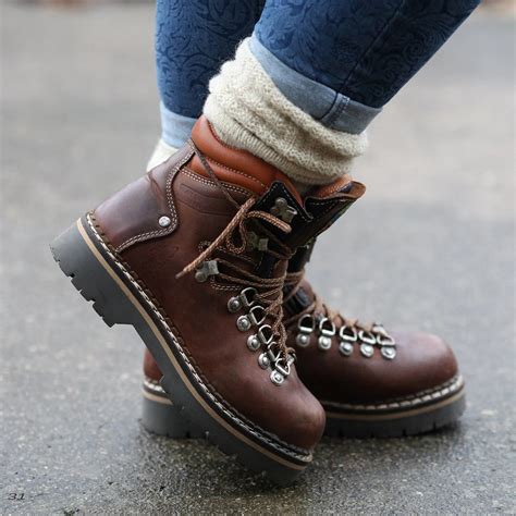 Size 75 Leather Hiking Boots Brown Grunge Survivor Mountaineering