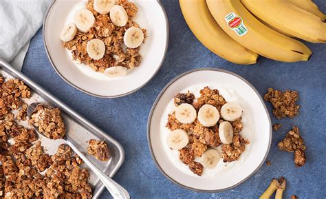 Grease cupcake pan and divide the mixture in 12 cups. Peanut Butter and Banana Granola Clusters