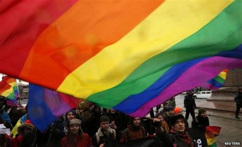 هراس همجنسگرایان روسیه از افزایش حملات به دگرباشان جنسی Bbc News فارسی