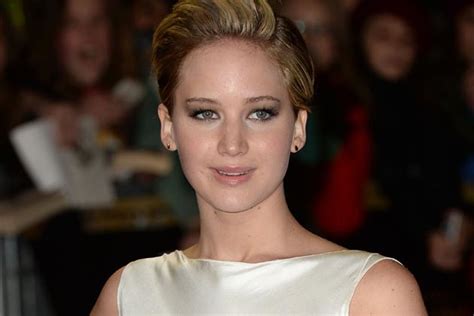 Jennifer Lawrence Dazzles In Dior At Uk The Hunger Games Catching