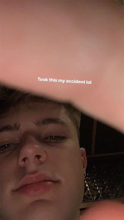 Pin By Gloria On Hrvy Face Photography April Fools Pranks Harvey