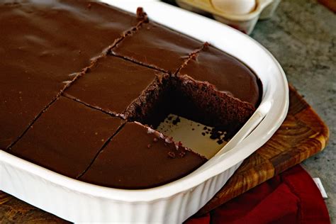I get a great response every time i serve this cake, and it seems like i'm forever sharing the recipe! Homemade Chocolate Cake with Chocolate Frosting - Julie's ...