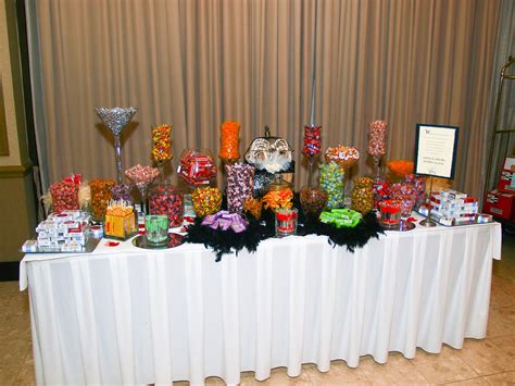 candy table for wedding sweetening up your big day fashionblog