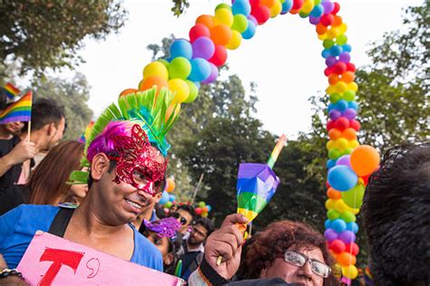 70 indian lesbian kiss photos taleaux et images libre de droits istock
