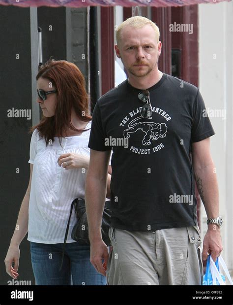 Simon Pegg And His Wife Maureen Mccann Do A Spot Of Shopping In