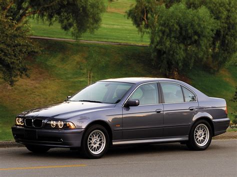 It was launched in the sedan body style, with the wagon/estate body style (marketed as touring). Шины и диски для BMW 5 (E39) 2001, размер колёс на БМВ 5 ...
