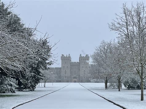Windsor Castle In The Snow Rcasualuk