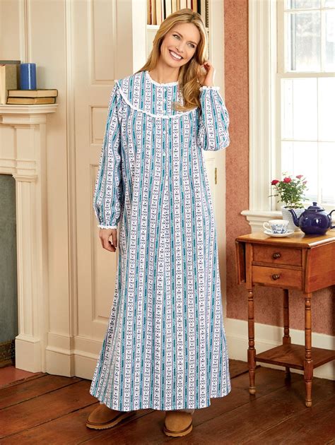 Lanz Classic Flannel Tyrolean Nightgown In 2020 Night Dress For Women