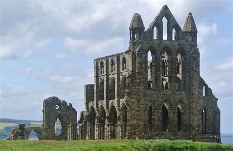 Whitby Abbey The Ruins That Inspired Bram Stoker To Create Dracula