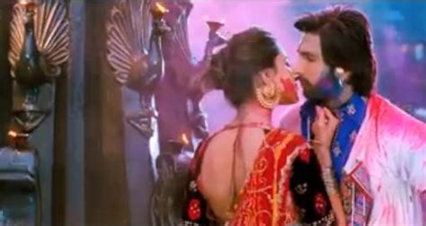 Deepika Padukone Ranveer Singh Kiss In Movie Ram Leela Chinki Pinki