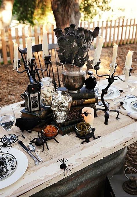 20 Hauntingly Beautiful Table Center Ideas For Halloween Halloween