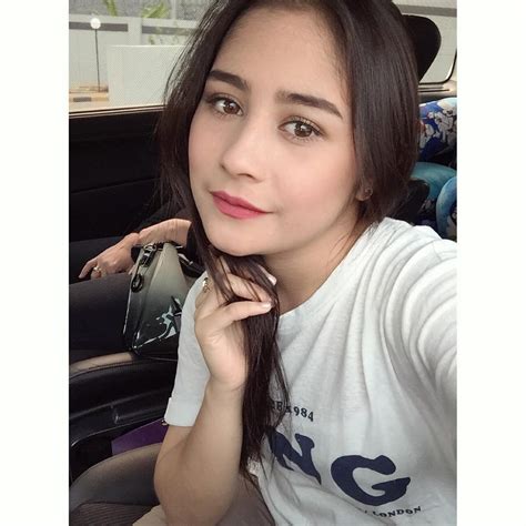 Jun 09, 2021 · artis cantik prilly latuconsina memiliki kebun sayur organik yang sangat luas disamping rumahnya kawasan tangerang. 21 Foto Selfie dan Seluruh Badan Prilly Latuconsina ~ Indonesian Paparazzi