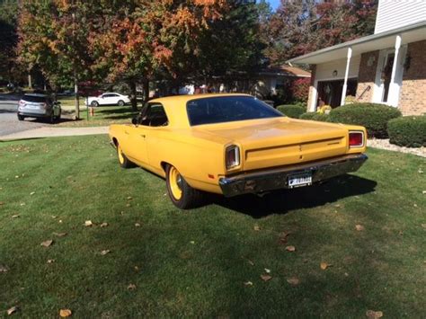 Plymouth Road Runner 1969 Bahama Yellow For Sale 1234567 1969 Plymouth
