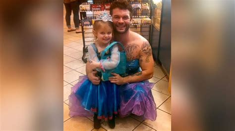 Adorable Man Dresses As Princess For Special Outing With Niece Abc7