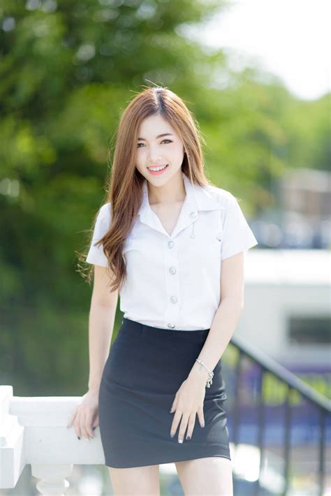 beautiful women videos beautiful asian women university girl girls in mini skirts