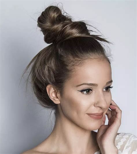 20 Stunningly Easy Diy Messy Buns Messy Hairstyles Bun Hairstyles