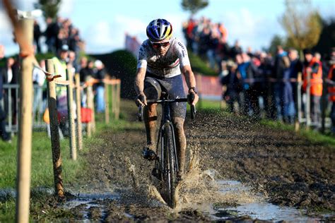 Racing A Few Cyclocross Events Could Help You Enjoy The Trails More