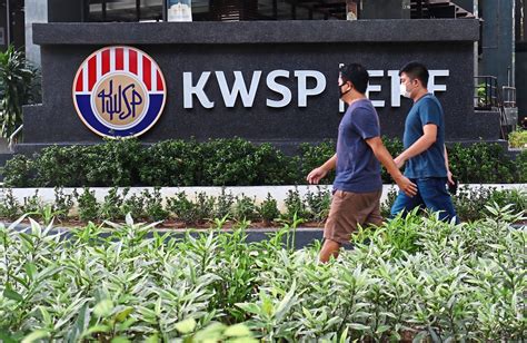 Laman ini merupakan facebook rasmi kumpulan wang simpanan pekerja (kwsp), dana. Kadar caruman berkanun KWSP diturunkan ke 9 peratus bagi ...