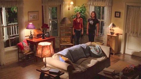 Gilmore Girls Revisiting The Sets From Stars Hollow Artofit