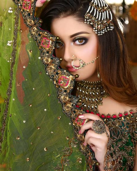 Awesome Bridal Photoshoot Of Alizeh Shah For Kashees Bridal
