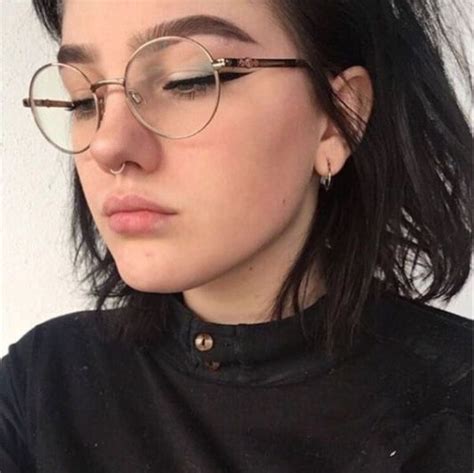 10 cute septum piercing pictures that will make you want one society19 uk nose piercing