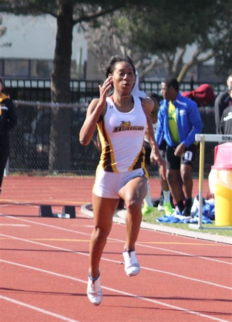 Womens Outdoor Track And Field Competes At Greyhound Invitational