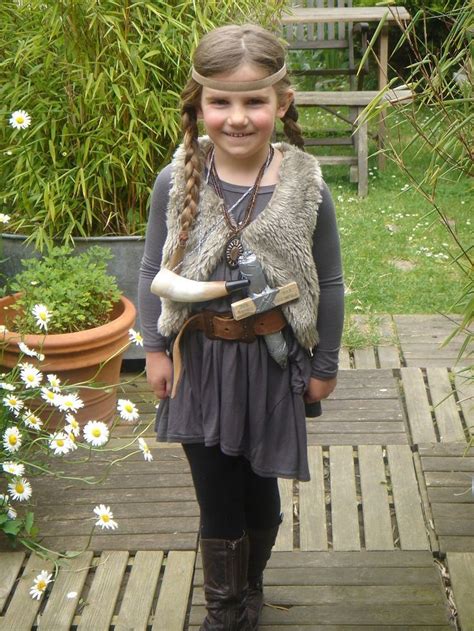 Little Girl Wearing Viking Costume This Is Tooo Fantasia Para