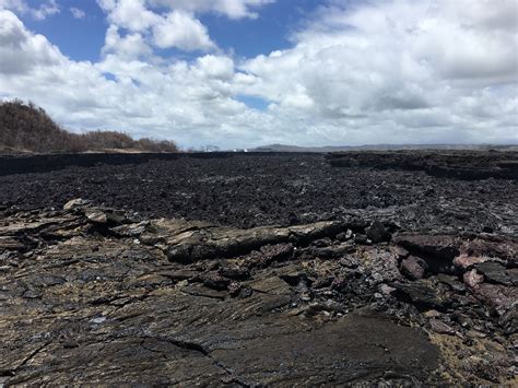 September 2 A Few Signs Of Life Deep In Fissure 8 Hawaii Volcano