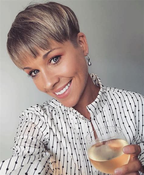 Very Short Haircut For Female 2019 Short Pixie Haircuts And Hairstyles