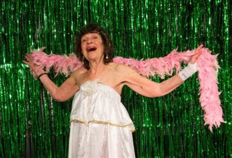Lynn Ruth Miller Is The 81 Year Old Burlesque Dancer Defying Old Age