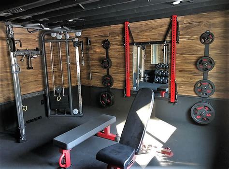 I don't know how to decorate my home. I don't know what looks better, the space-saving squat rack or the wood wall! | Home gym design ...