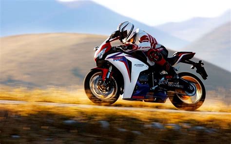 Honda Cbr1000rr Fireblade Wallpapers Wallpapers Hd Car