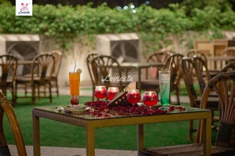 romantic outdoor candlelight dinner in gurugram loviesta